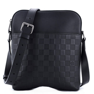 District Pochette Damier Infini Leather