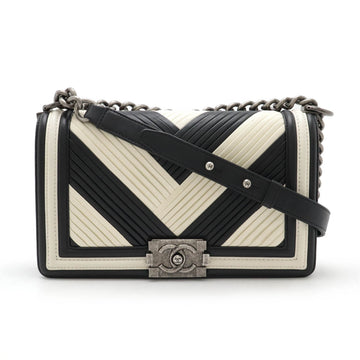 Chanel Leather Boy Chanel Chain Shoulder Bag A67086