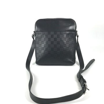 District Pochette Damier Infini Leather