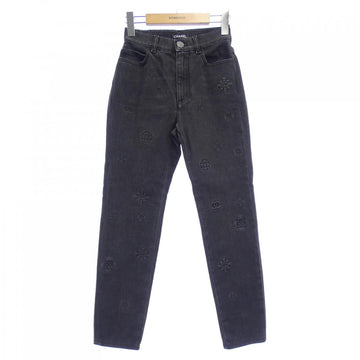 Chanel P70206V61793 Jeans