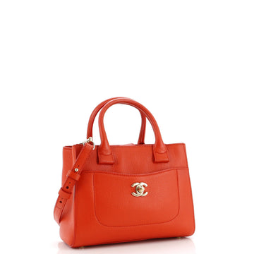 Neo Executive Tote Grained Calfskin Mini