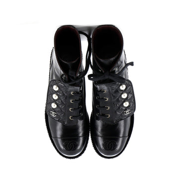Women's Cap Toe CC Chain Around Pearl Combat Boots Leather