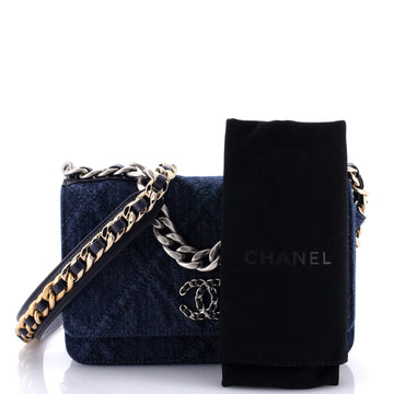 19 Wallet on Chain Quilted Denim