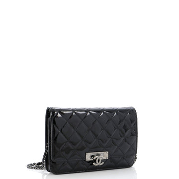 Golden Class Wallet on Chain Quilted Patent