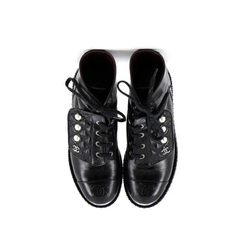 Women's Cap Toe CC Chain Around Pearl Combat Boots Leather