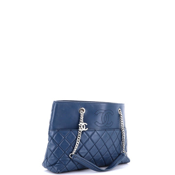 Urban Delight Chain Tote Quilted Caviar Large