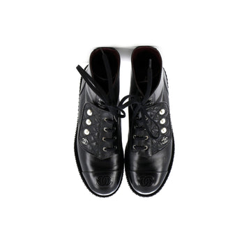Women's Cap Toe CC Chain Around Pearl Combat Boots Leather