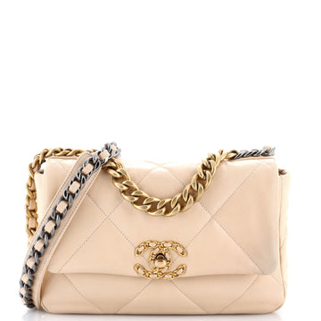 19 Flap Bag Quilted Leather Medium