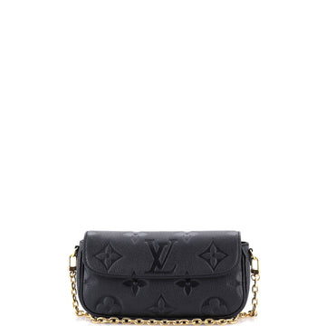 Ivy Wallet on Chain Monogram Empreinte Giant