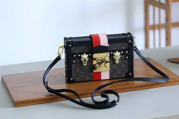 Fashion Lu-Vi bags - 8235