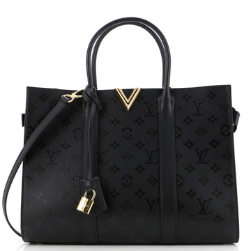 Very Tote Monogram Leather GM