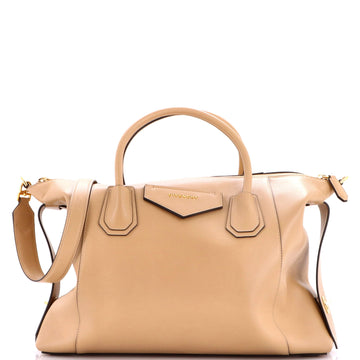 Antigona Soft Bag Leather Medium