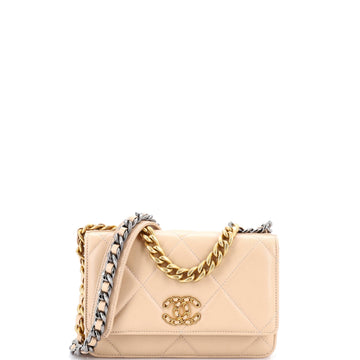 19 Wallet on Chain Quilted Lambskin