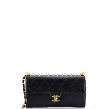 Chic Pearls Clutch with Chain Quilted Goatskin