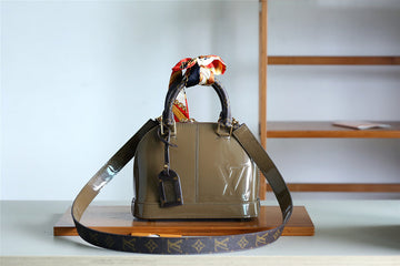 Fashion Lu-Vi bags - 8280