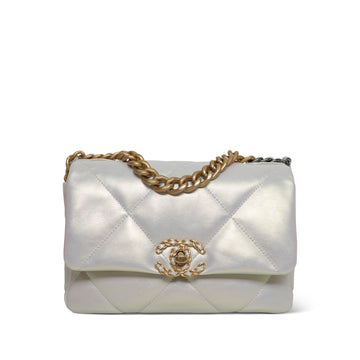 21P Iridescent White leather Quilted 19 Flap Small MHW