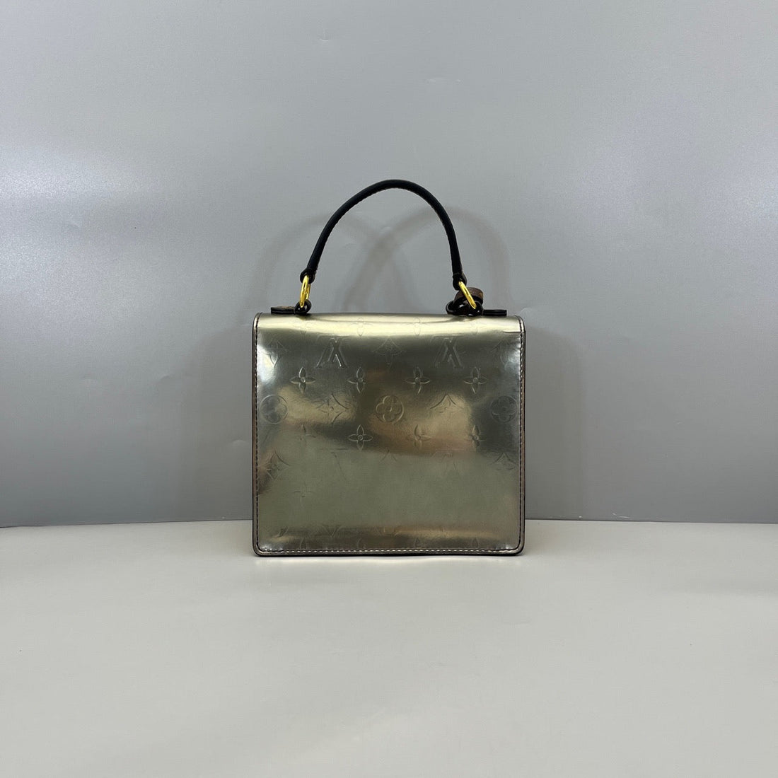 LOUIS VUITTON<br>Shoulder Bag
