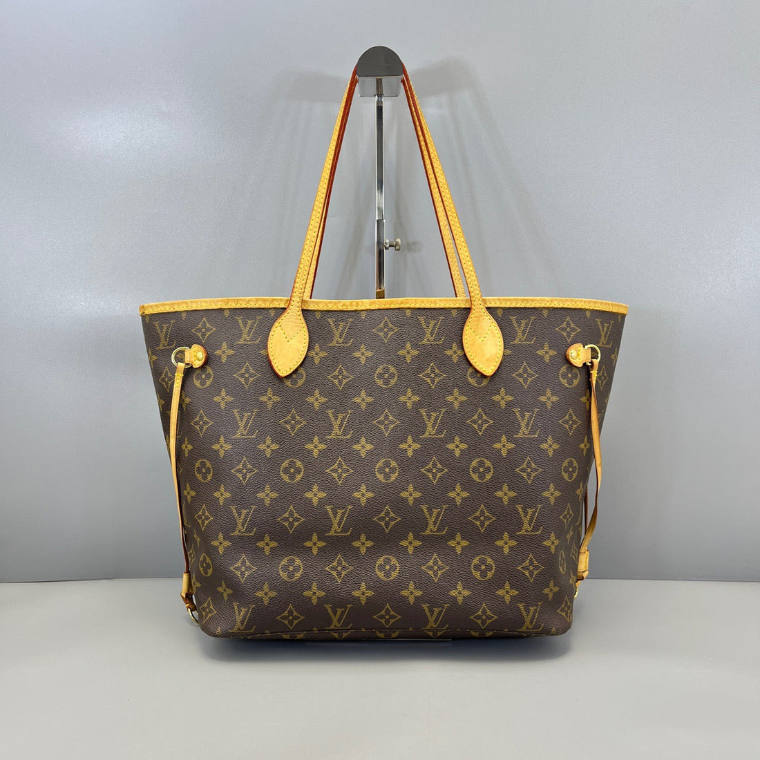 LOUIS VUITTON<br>TOTO Bag