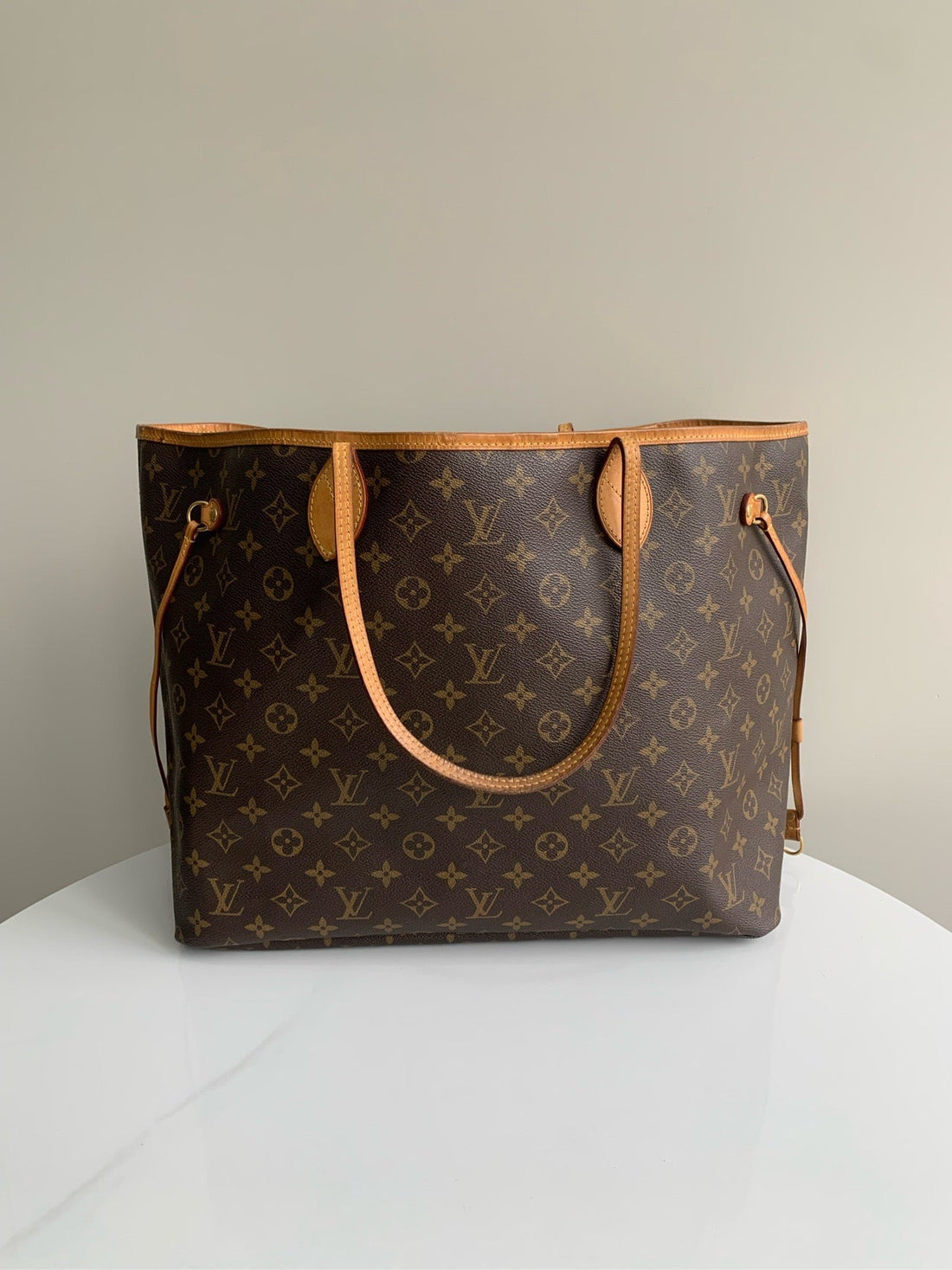 LOUIS VUITTON<br>Tote Bag