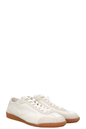 CHANEL CC Sneakers White