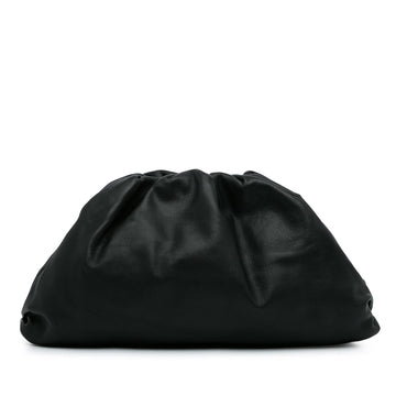 Luxury Bottega Veneta The Pouch Clutch (SHG-FyQX4S)