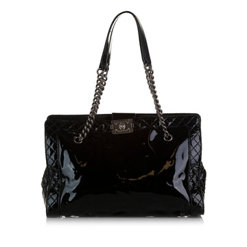 Top Quality Chanel Patent Boy Reverso Shopping Tote (SHG-hSjbqX)