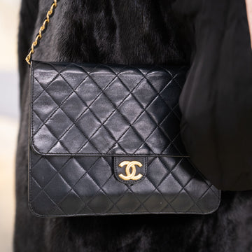 Chanel Quilted Leather  shoulder bag TWS pop