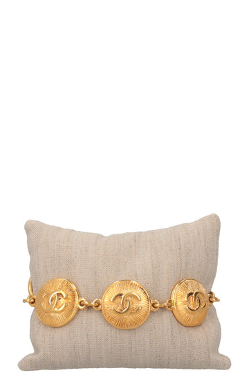 CHANEL CC Medaillon Bracelet Gold