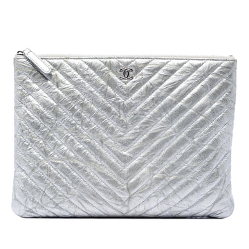 O Case Clutch Chevron Aged Calfskin Medium