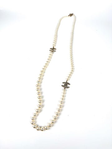 CHANEL Faux Pearl Graduated Long CC 2014 Strass Station Necklace