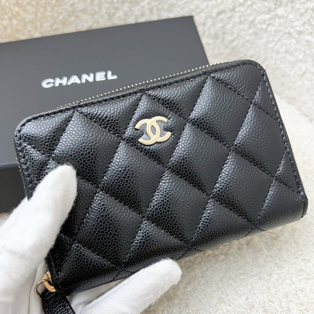 Chanel 25C New Zipped Small Wallet / Card Holder in Black Caviar and LGHW (Model: AP3686)