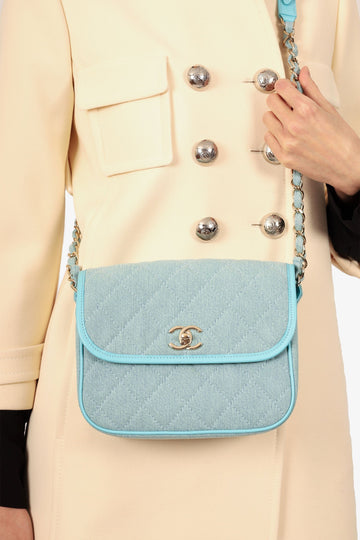 Chanel 2021 Blue Denim Quilted CC Small Messenger Flap New 1:1 Bags