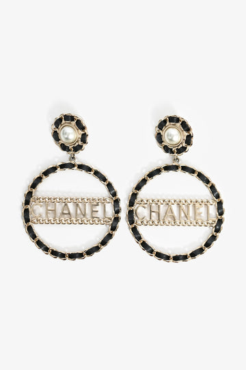 Chanel 2018 Black Leather Pearl CC Round Earrings