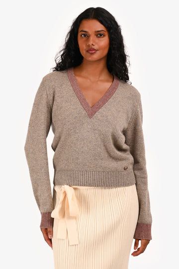Chanel 2016 Fall/Winter Paris-Rome Runway Grey Cashmere V-Neck Sweater Size 38