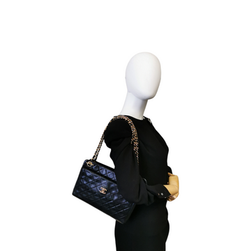 Chanel Shoulder Bag Black Leather Gold