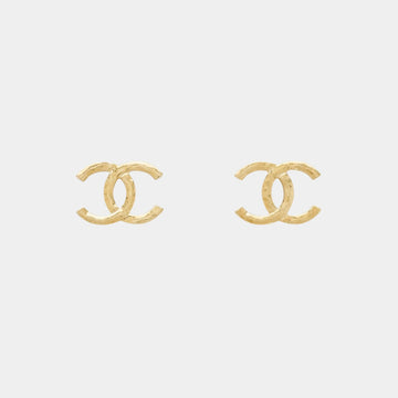 CC Stud Earrings in Gold Metal
