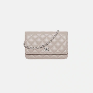 Classic Wallet on Chain in Shiny Grained Calfskin and Silver Tone Metal