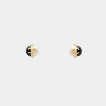 Stud Earrings in Gold Metal and Resin