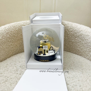 Chanel 2025 VIP Gift No.5 Perfume Snow Globe