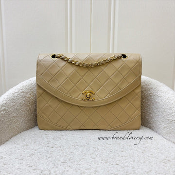 Chanel Vintage Flap in Beige Lambskin and GHW