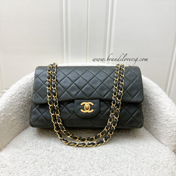 Chanel Vintage Medium Classic Flap CF in Dark Green Lambskin and 24K Gold Plated HW