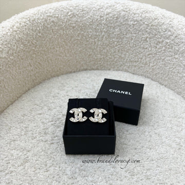Chanel 25P CC Logo Earrings with Diamantes in LGHW