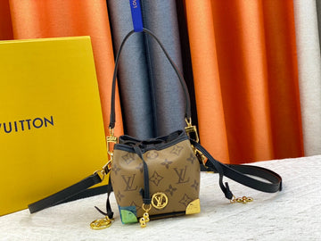 Elite Carryalls