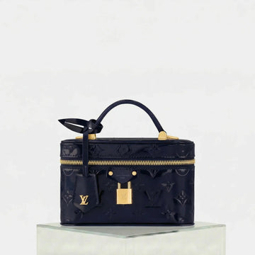 Vanity Chain Pouch Monogram Vernis