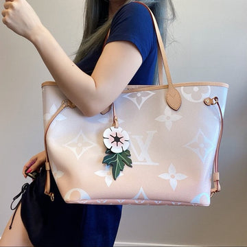 LOUIS VUITTON never full MM