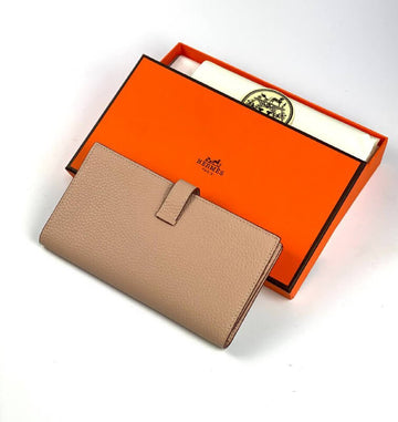 Hermès beige Bearn Compact Wallet, Leather Etoupe and Gold Hardware