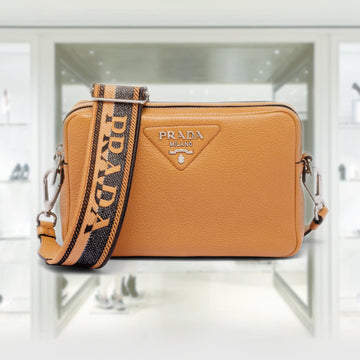 Medium leather bag