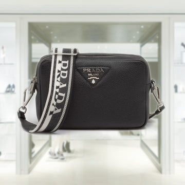 Medium leather bag
