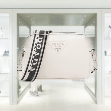 Medium leather bag