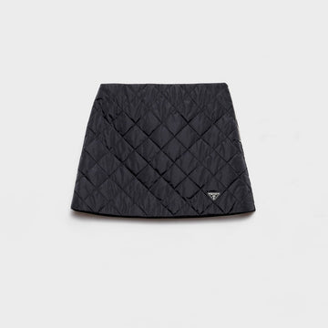 Lightweight, quilted Re-Nylon miniskirt